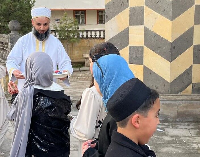 Karlı Camii’nde Gönülleri Isıtan Bayram (2)