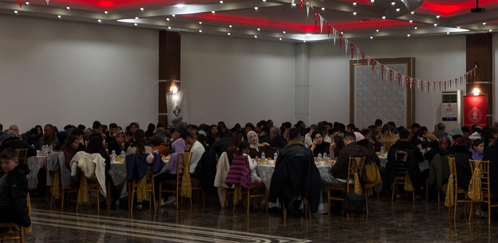 Kırşehir’de “Asırları Aşan Hayır” Sofrasında Yüzlerce Kişi Aynı İftarda Buluştu 1