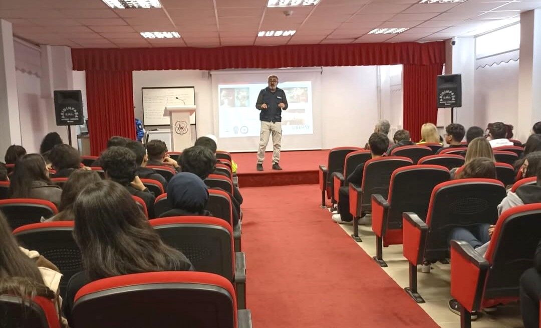 Kırşehir’de Geleceğin Bilim Insanlarına ‘Güvenli Gelecek’ Eğitimi (2)
