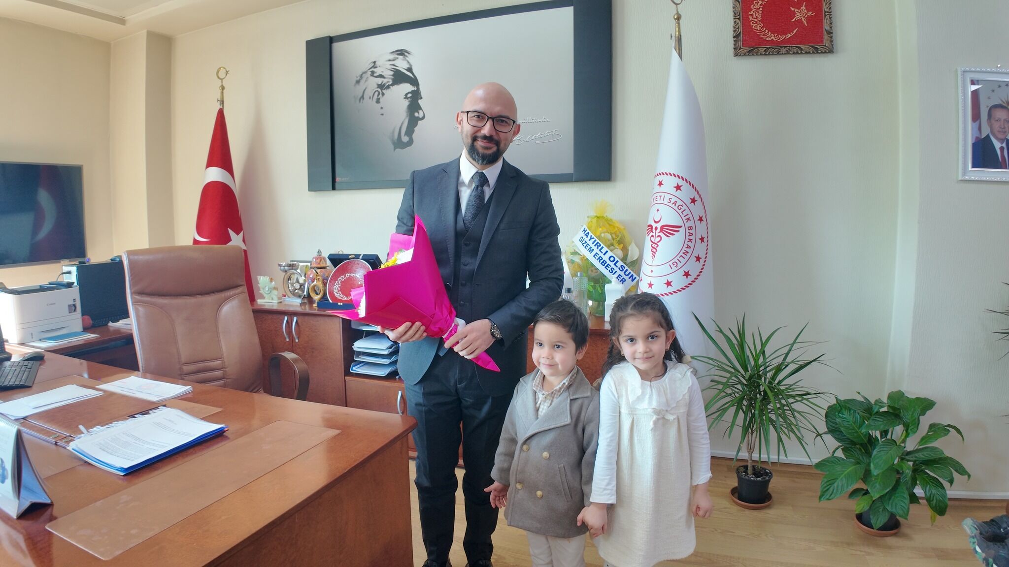Kırşehir’de Minikler Sağlık Çalışanlarını Çiçeklerle Selamladı 3
