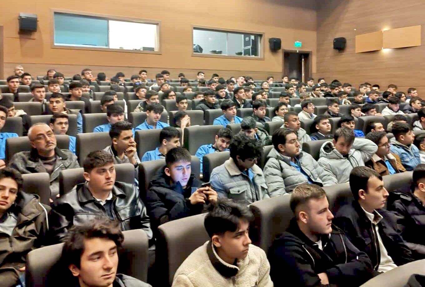 Kırşehir’de Sanayinin Devleri ‘Geleceğin Ustaları’ Ile Buluştu (1)