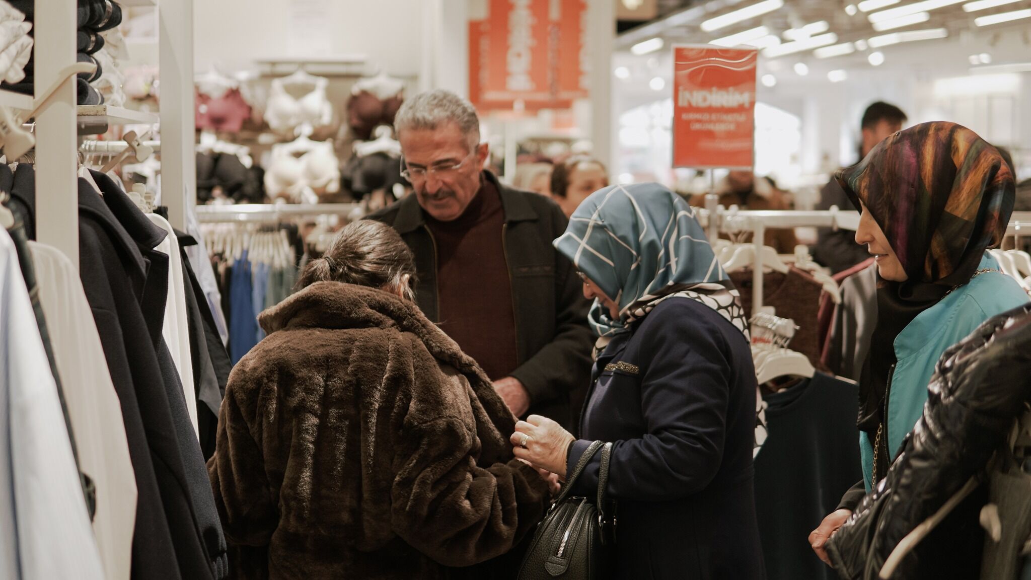 Kış Günü 50 Yetim Sıcacık Kaldı 1