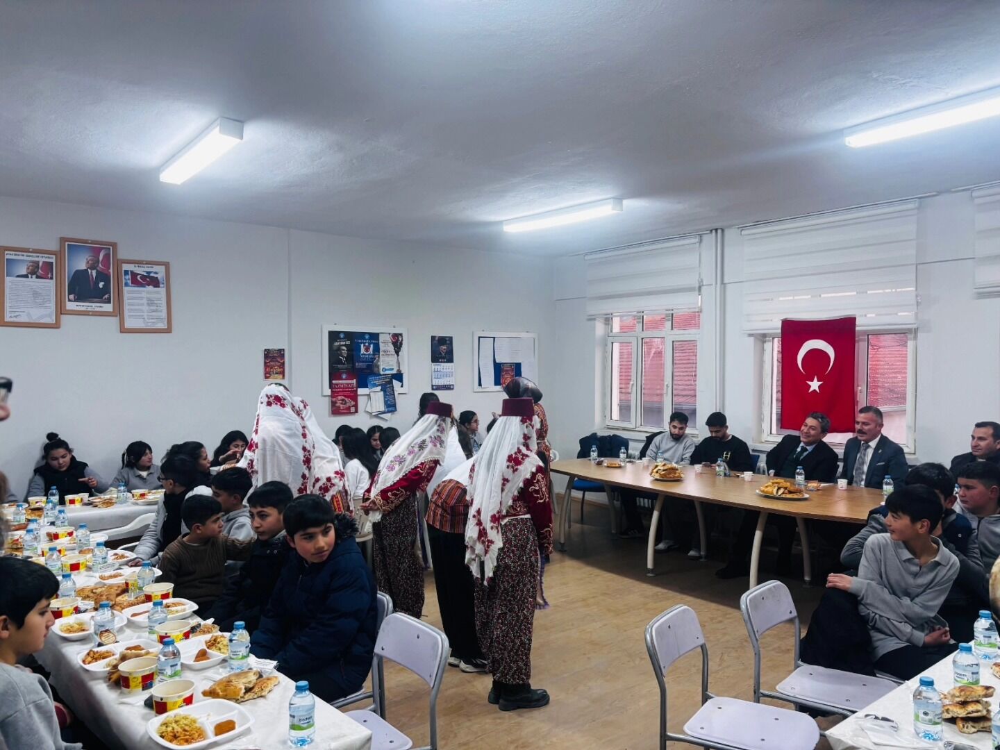 Mucur’da Manevi Dayanışma Öğrencilerle Buluştu 3