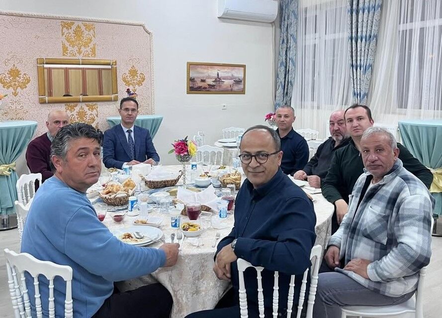 Müdür Bora’ya Mesai Arkadaşlarından Ramazan Sofrasında Veda (1)