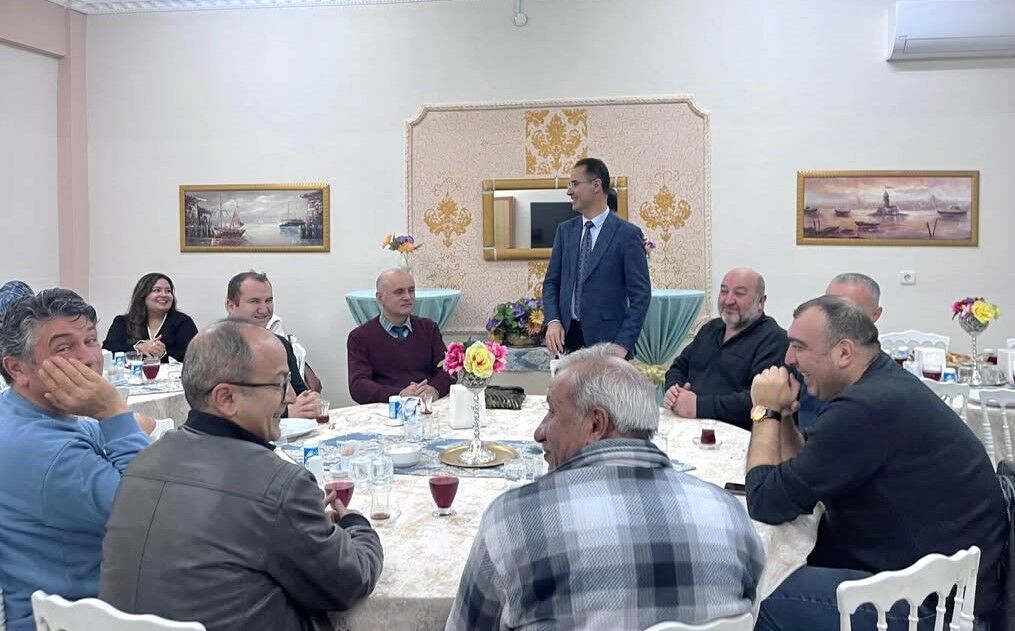 Müdür Bora’ya Mesai Arkadaşlarından Ramazan Sofrasında Veda (8)