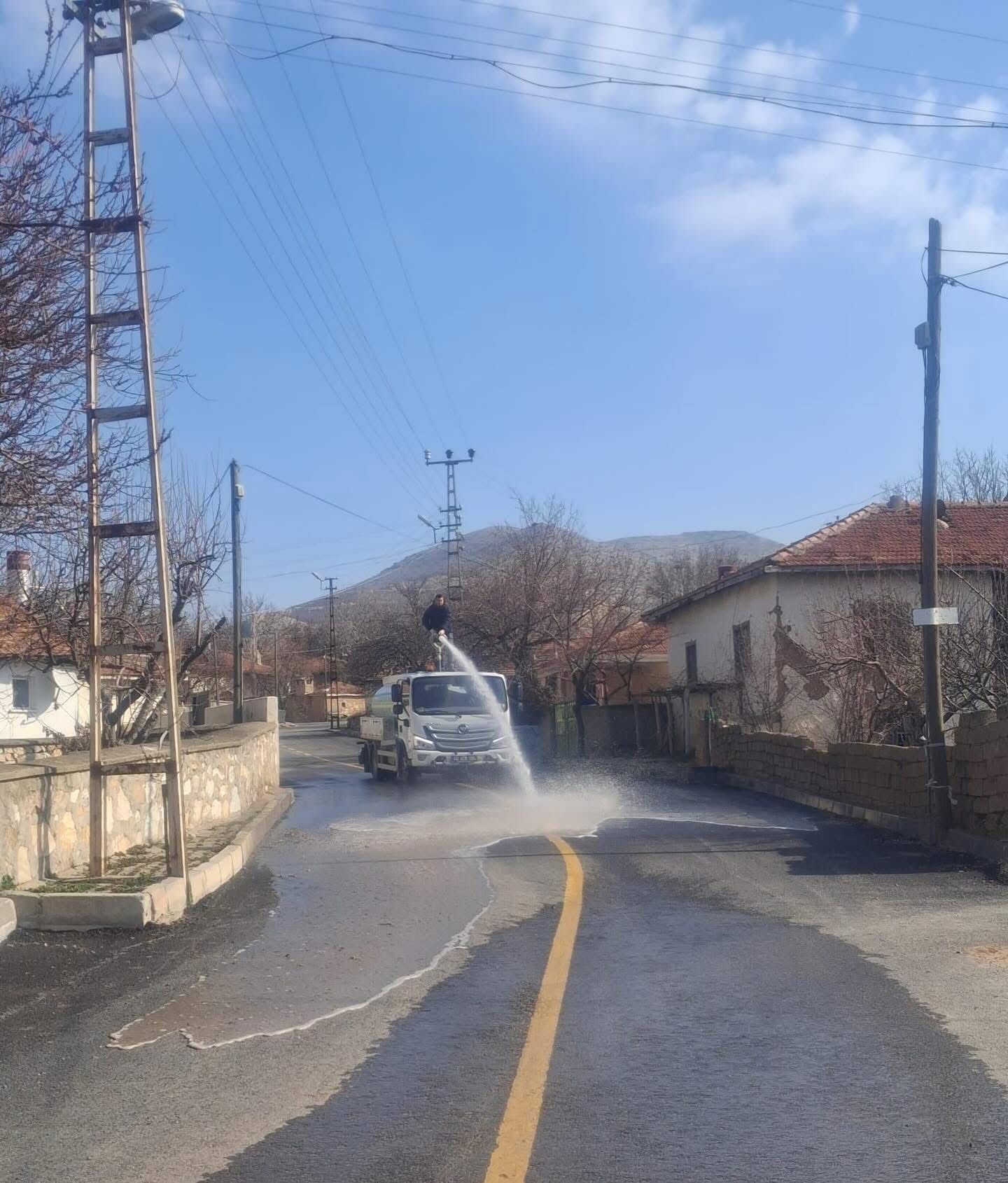Özbağ’da Kabir Ziyaretlerine Hazırlık Tamam 4