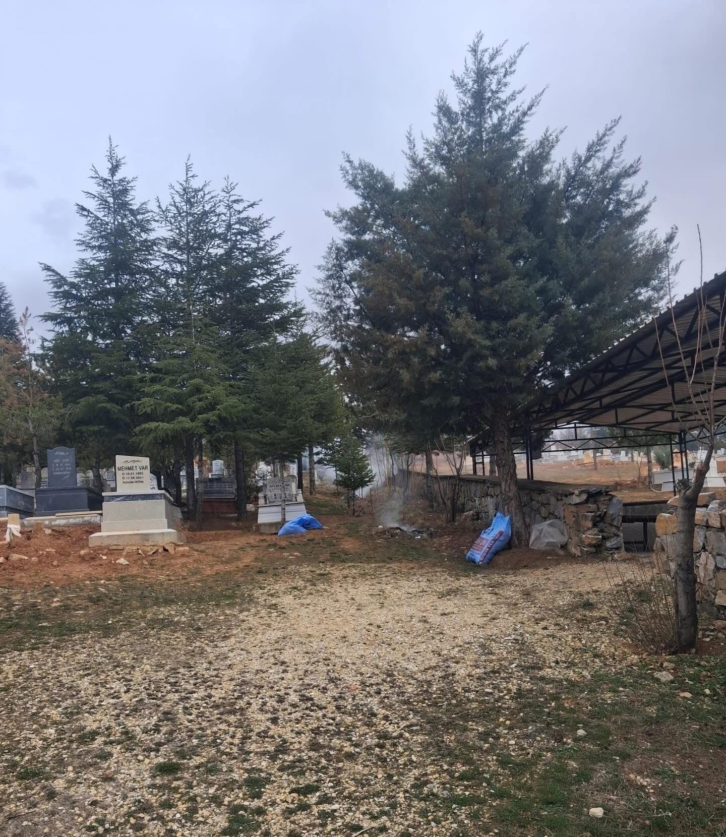 Özbağ’da Kabir Ziyaretlerine Hazırlık Tamam2
