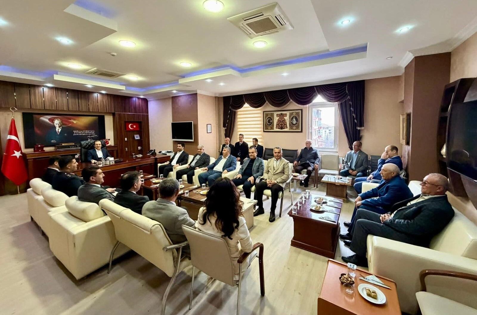 Protokol Sahada, Ziyaretler Peş Peşe Geldi 1