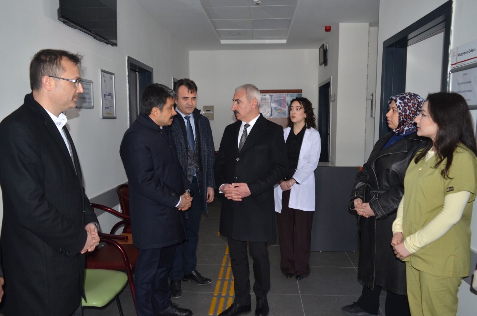 Vali Demiryürek Özbağ’da Sağlık Çalışanlarıyla Buluştu