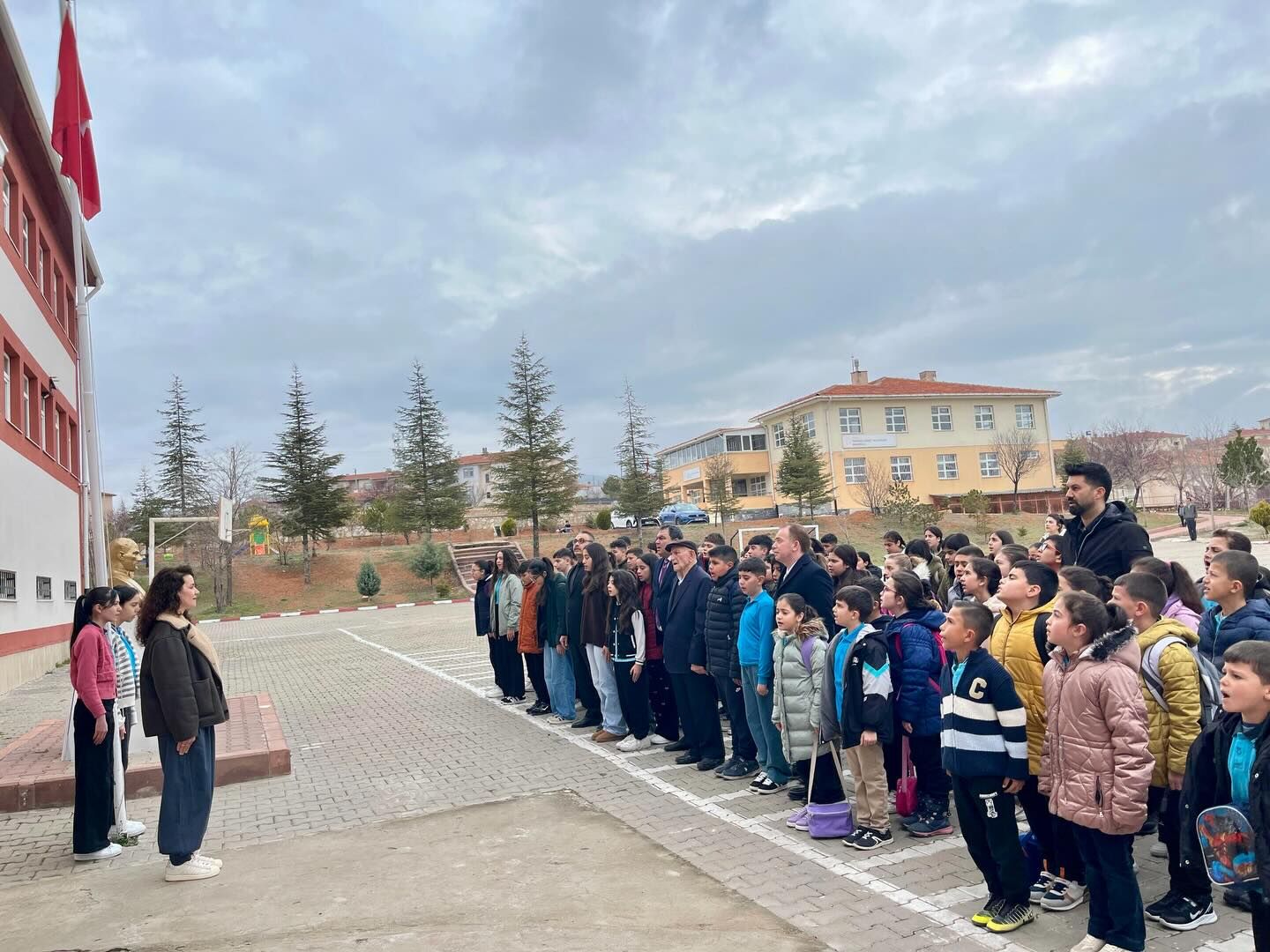 Vali Yardımcısı Sınıflara Girdi