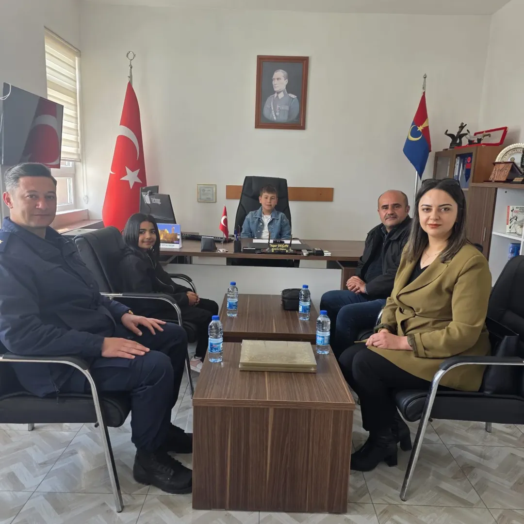 🇹🇷 23 Nisan’ın Heyecanı Ve Gururu Yüreklerimizde!Akpınar Ortaokulu Öğrencilerimiz, 23 Nisan U (1)