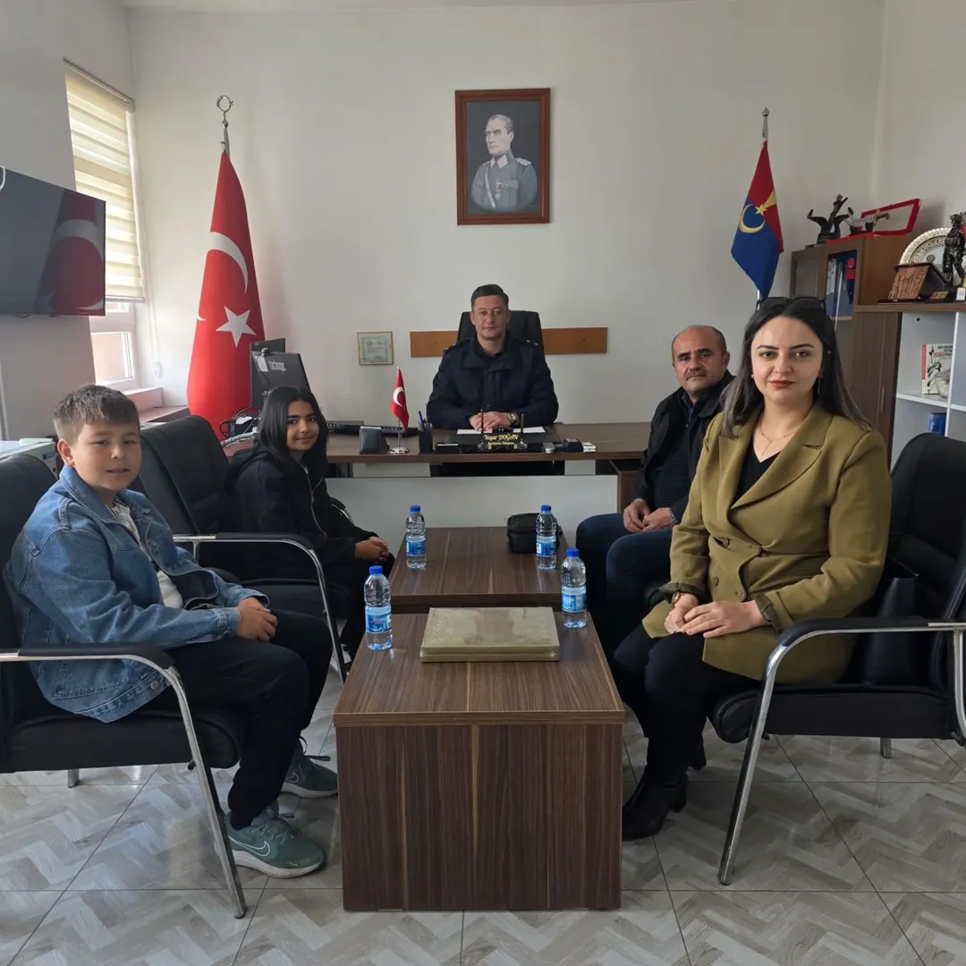 🇹🇷 23 Nisan’ın Heyecanı Ve Gururu Yüreklerimizde!Akpınar Ortaokulu Öğrencilerimiz, 23 Nisan U (2)