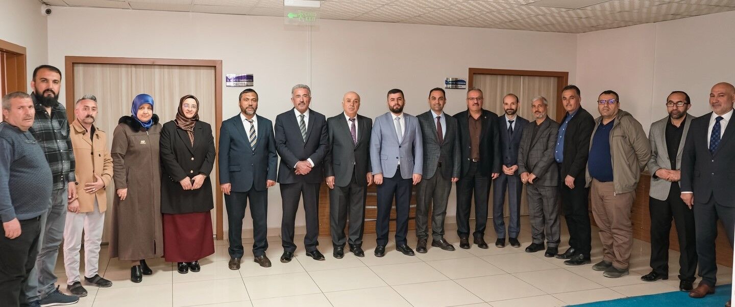 40 Yıllık Hizmetin Ardından Plaketle Uğurlandı (2)