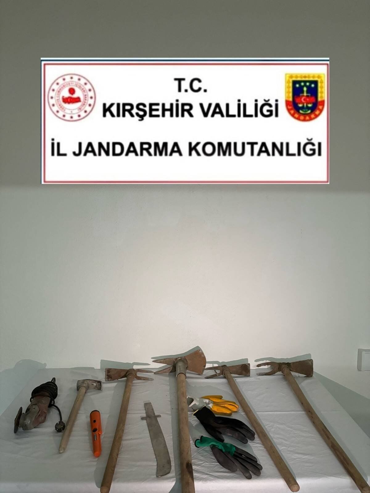 Akpınar’da Definecilere Baskın-1