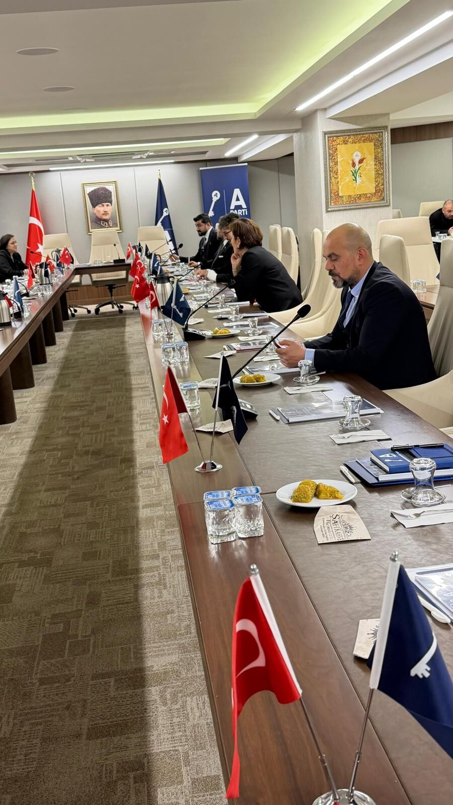 Anahtar Parti Çözüm İçin Harekete Geçti