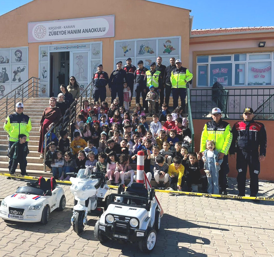 Anaokulu Bahçesi Trafik Pistine Dönüştü