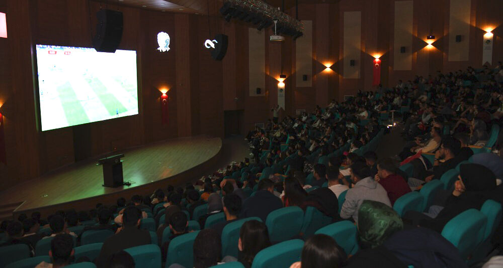 Ay Yıldızlı Coşku Ahi Evran Kampüsü’nde Dev Ekrana Taşındı (1)