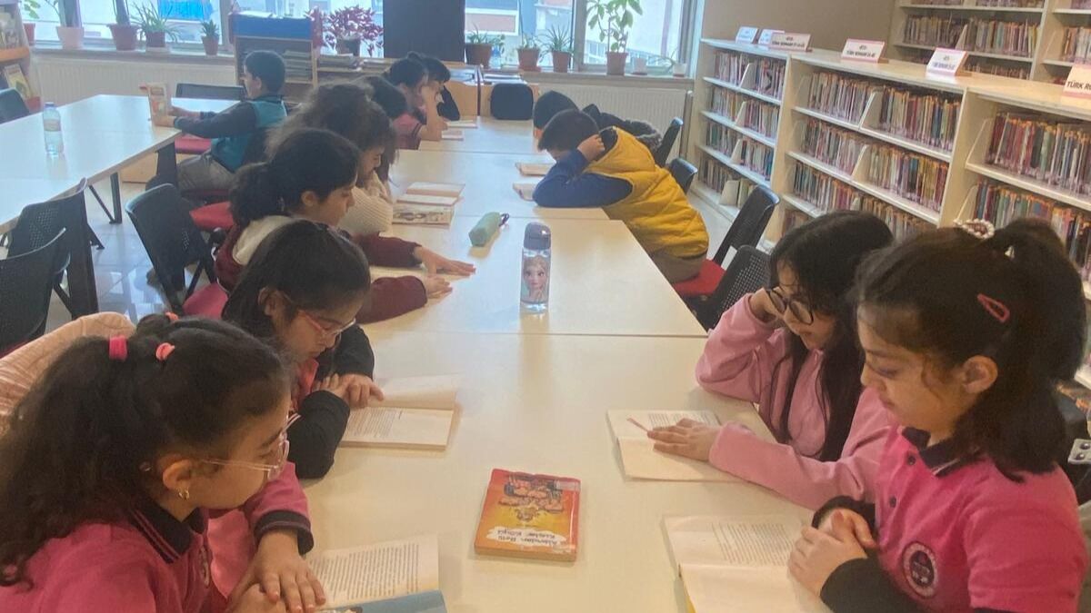 Binlerce Öğrenci Kitapların Büyülü Dünyasıyla Buluştu 4