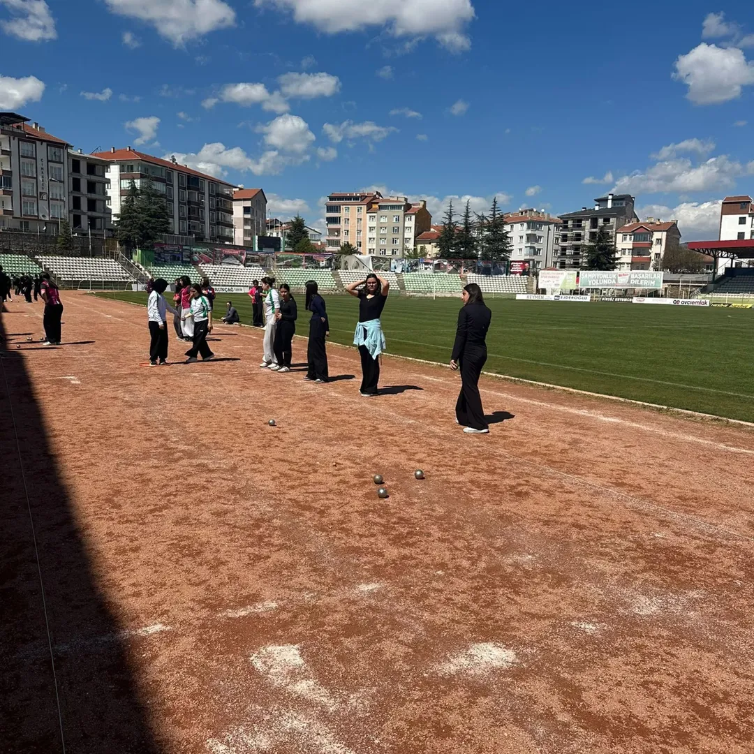 Bocce Yıldız Erkek Takımımız Yarı Finalde Il Üçüncüsü Olmuştur. Takımımızı Tebrik Ederiz. Emeği (3)