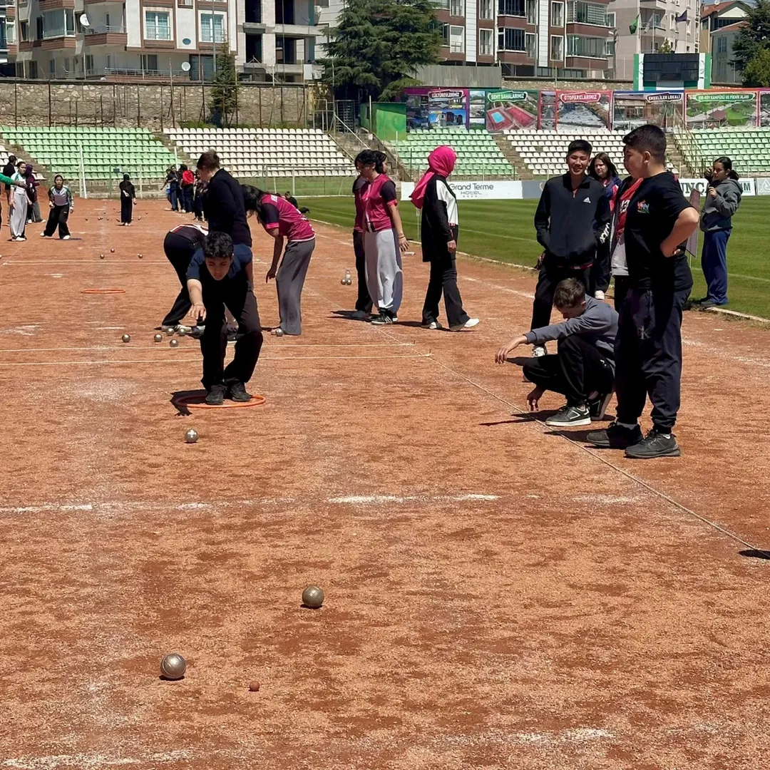 Bocce Yıldız Erkek Takımımız Yarı Finalde Il Üçüncüsü Olmuştur. Takımımızı Tebrik Ederiz. Emeği