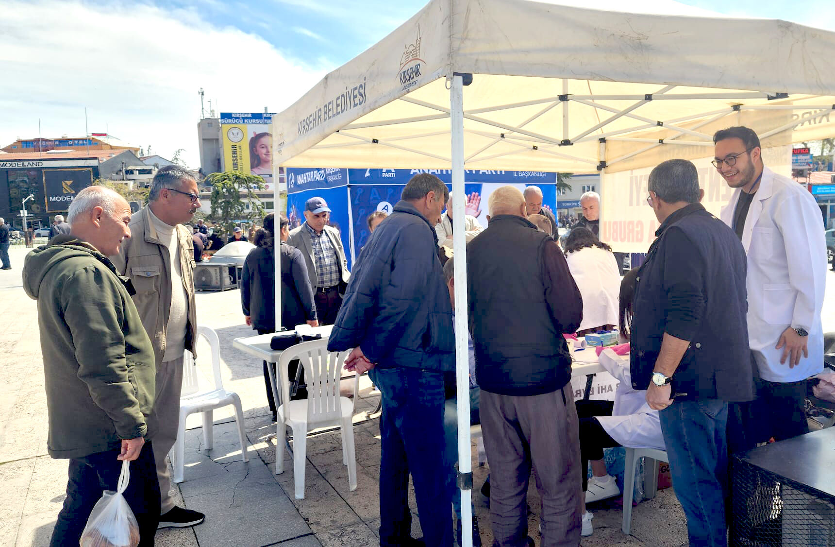 Cacabey Meydanı’nda Sağlık Taraması (3)
