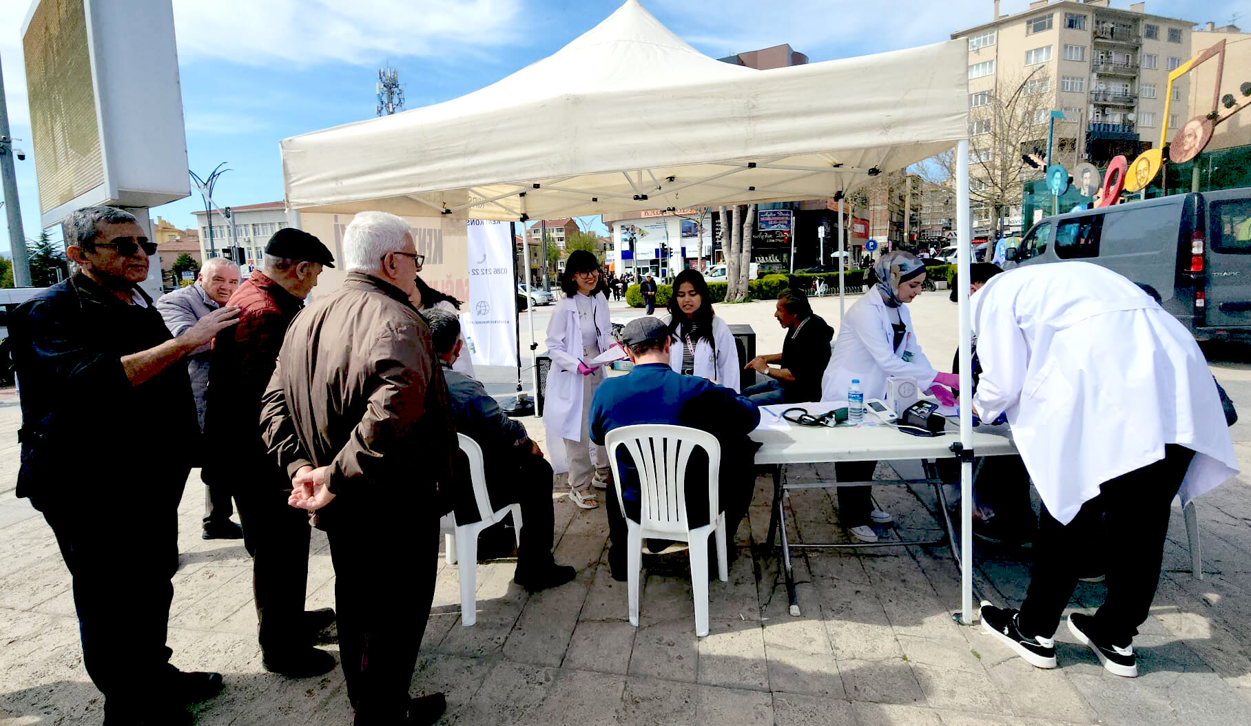 Cacabey Meydanı’nda Sağlık Taraması (7)