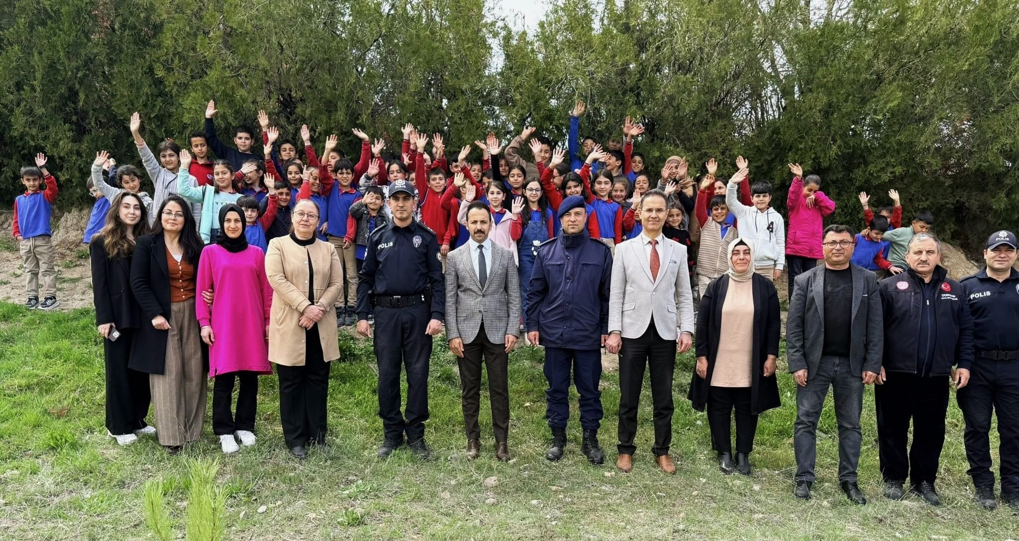 Çiçekdağı’nda Gelecek Için Fidanlar Toprakla Buluştu6