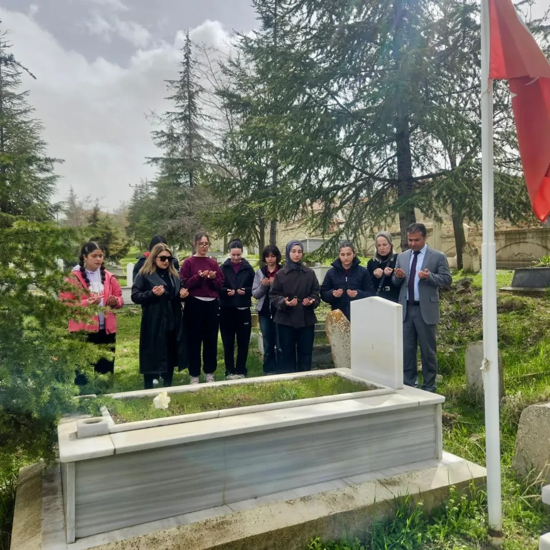 Değerler Eğitimi Kapsamında Öğrencilerimizle Birlikte Aziz Şehidimizin Kıymetli Ailesini Ve Kab (1)