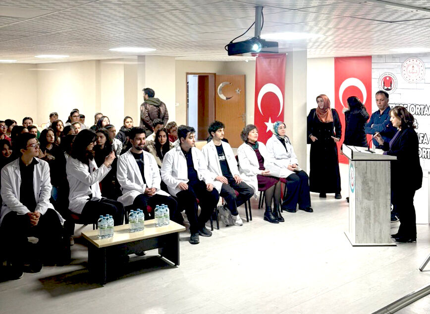 Geleceğin Doktorları Boztepe’de Çocuklarla Buluştu (2)