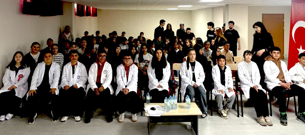 Geleceğin Doktorları Boztepe’de Çocuklarla Buluştu (4)