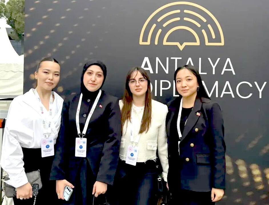 Gençler Diplomasinin Merkezinde (2)