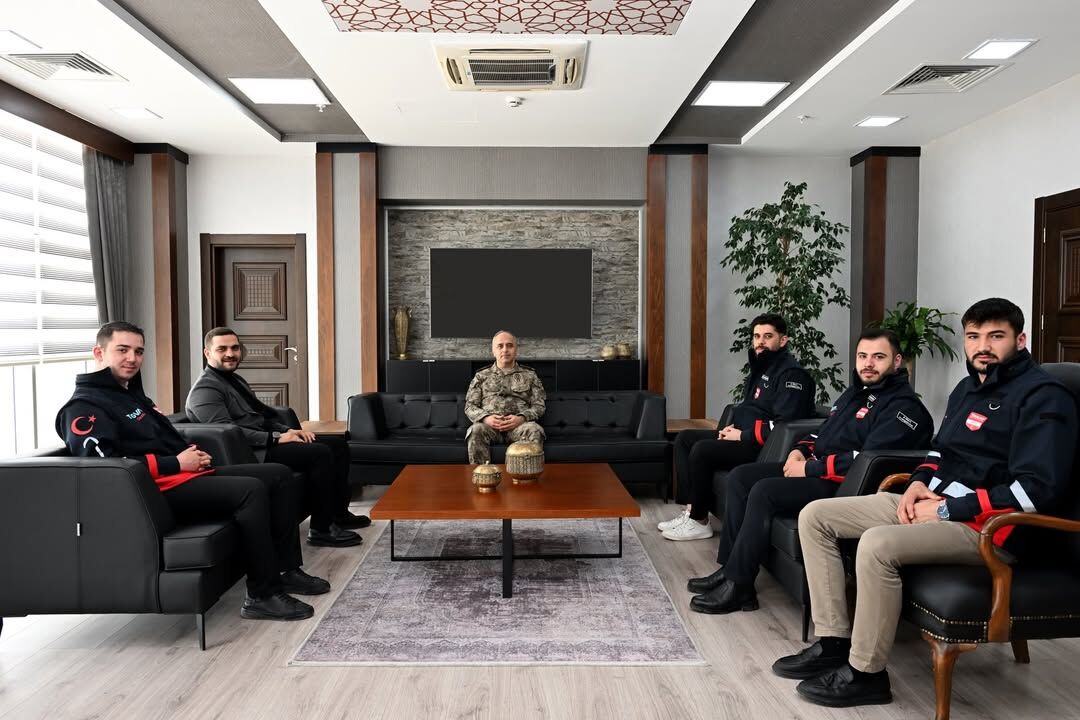 İl Emniyet Müdürümüz Sayın Dr. @Mesutgorucuresmi’yi Makamında Ziyaret Eden Türkiye Gençlik Vakfı (1)
