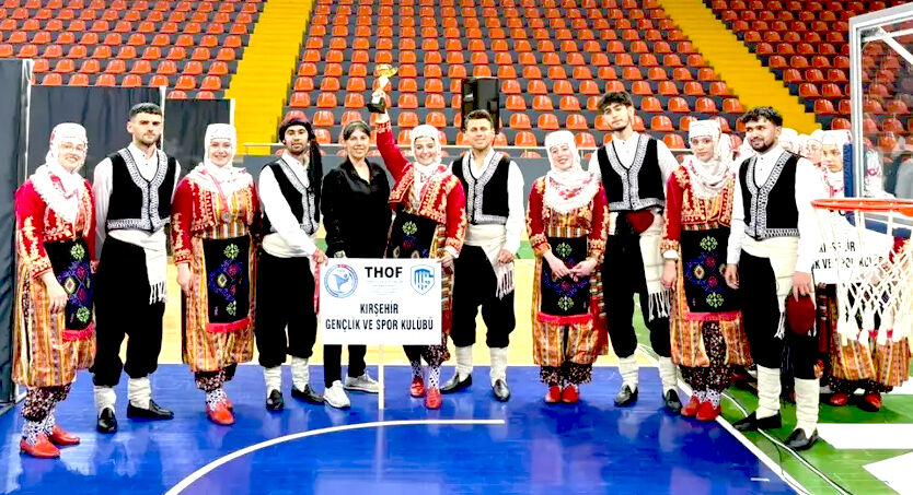 Kırşehir Rüzgârı Bölgeyi Salladı Halk Oyunlarında Kupalar Şehrimize Geldi! (1)