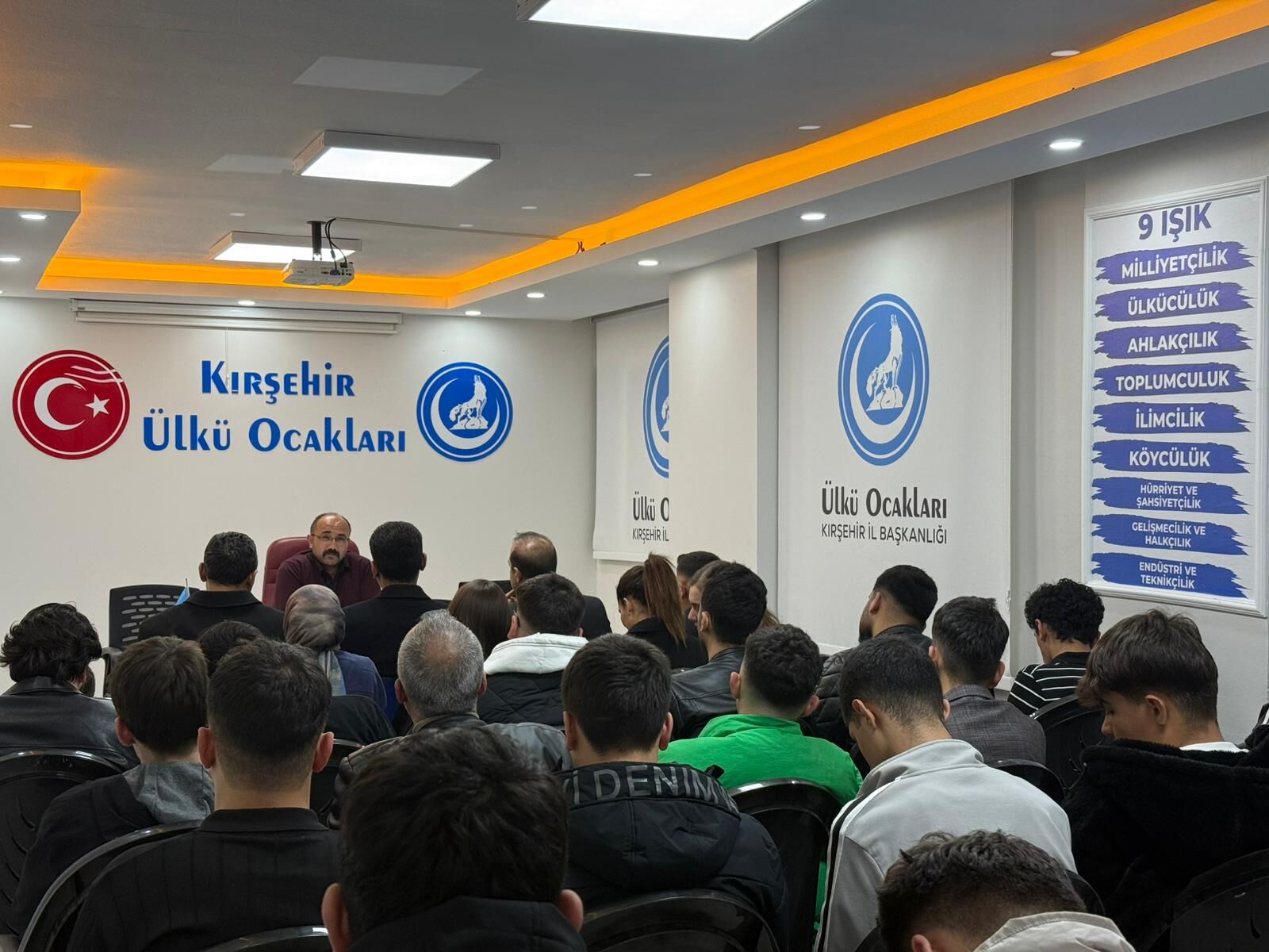 Kırşehir’de Alparslan Türkeş Anıldı 1