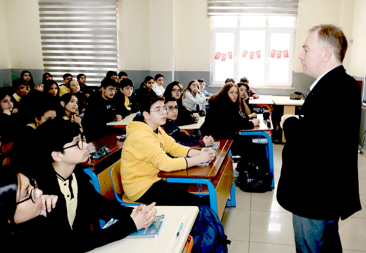 Kırşehir’de Eğitimde Kütüphane Hamlesi (6)