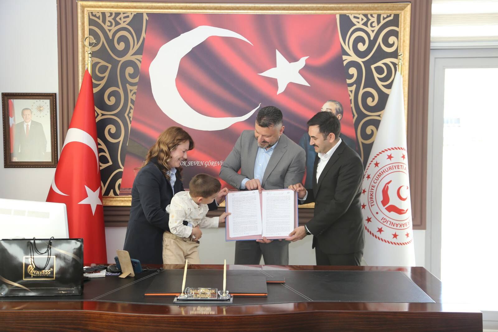 Kırşehir’de Kurum Personeli Bir Çocuğa Kapılarını Açtı 1