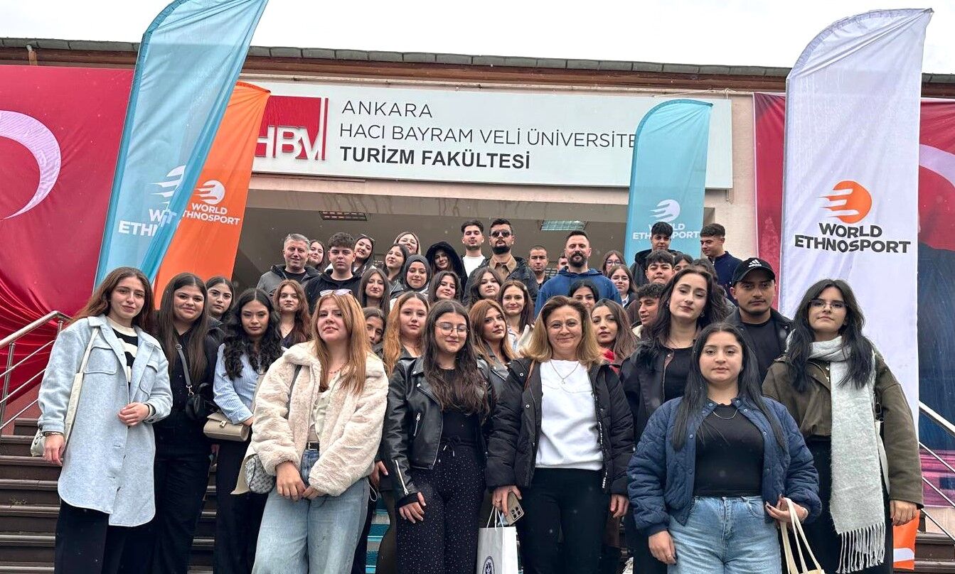 Kırşehir’deki Genç Turizmcilerin Başkent Çıkartması (1)-1
