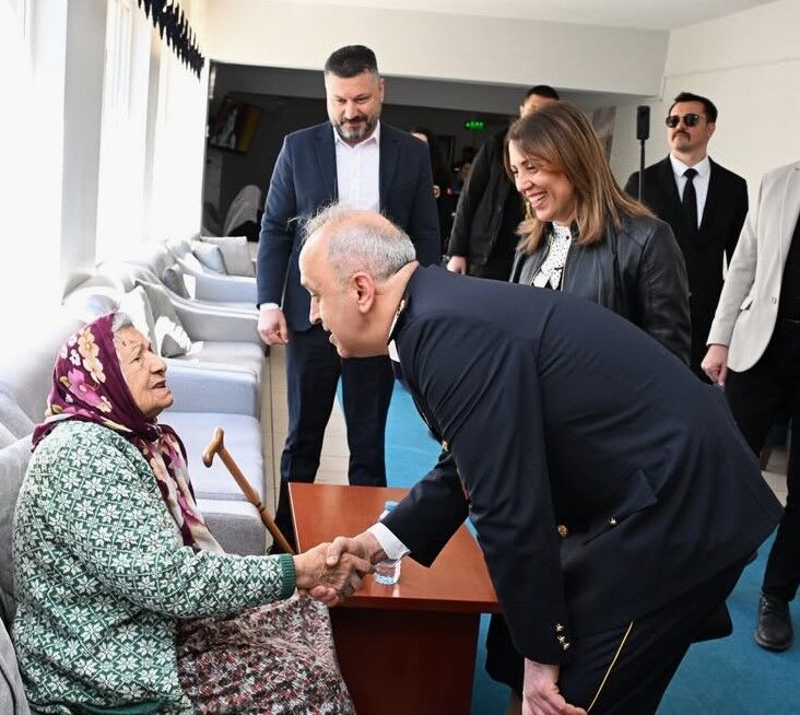 Polis Teşkilatı Huzurevi Sakinleriyle Buluştu (9)