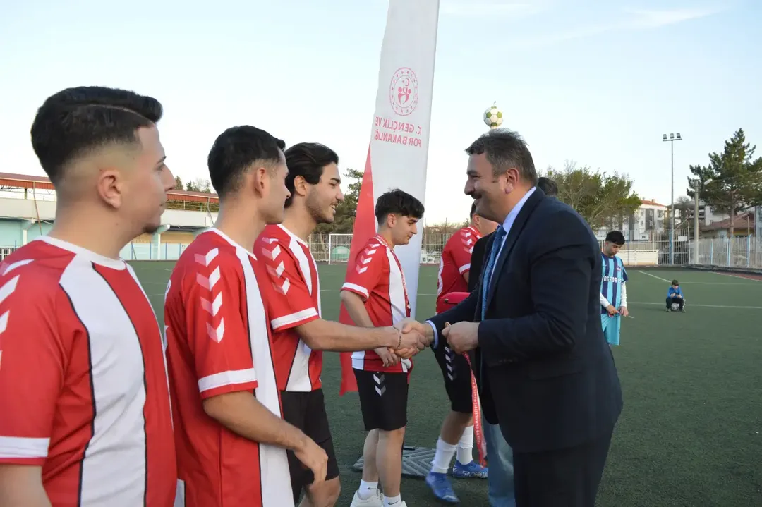Sokaklar Bizim, Gelecek Gençlerin! ⚽️🏆5X5 Sokaklar Bizim Olsun Futbol Turnuvasında Şampiyonl (10)