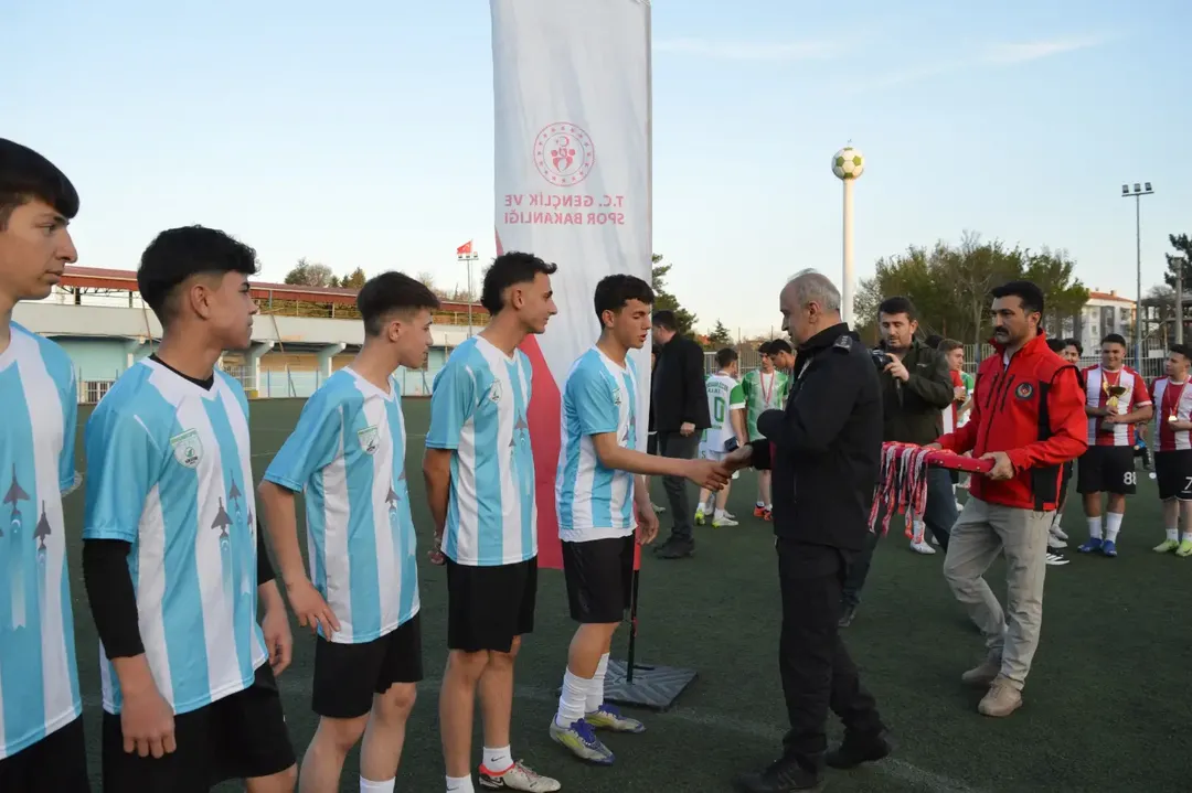 Sokaklar Bizim, Gelecek Gençlerin! ⚽️🏆5X5 Sokaklar Bizim Olsun Futbol Turnuvasında Şampiyonl (7)