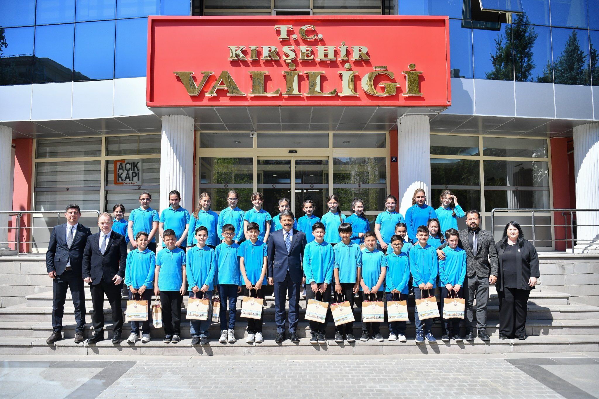 Vali Demiryürek, Kırşehir’in Gururu Öğrencileri Ağırladı 11