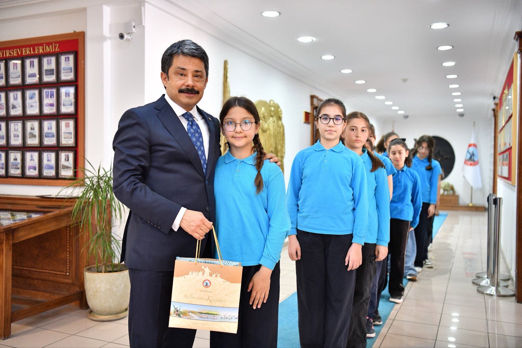 Vali Demiryürek, Kırşehir’in Gururu Öğrencileri Ağırladı 3