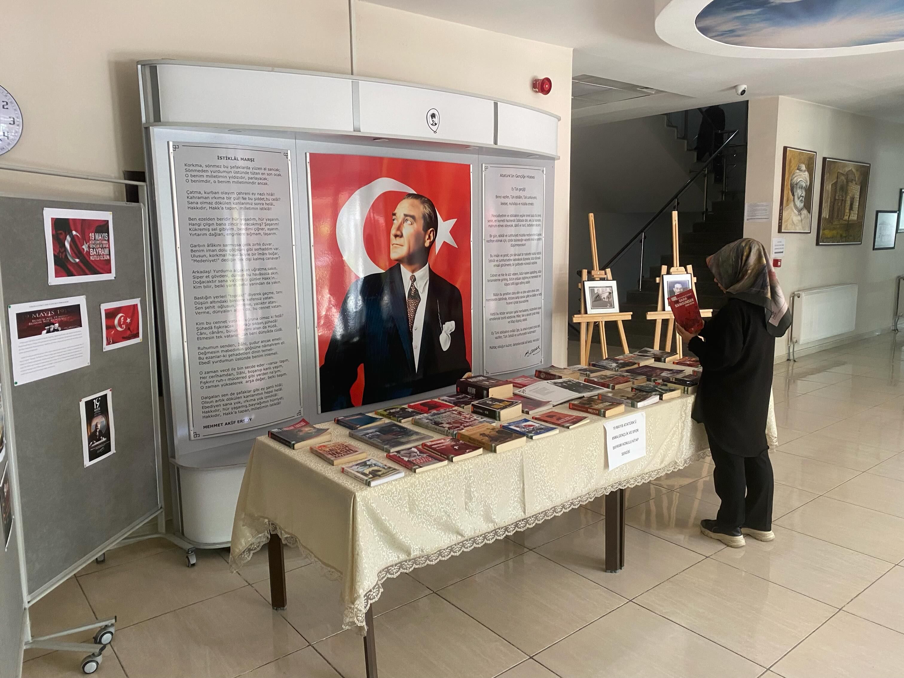 19 Mayıs Kitap Sergisi Kırşehir’de Açıldı 4