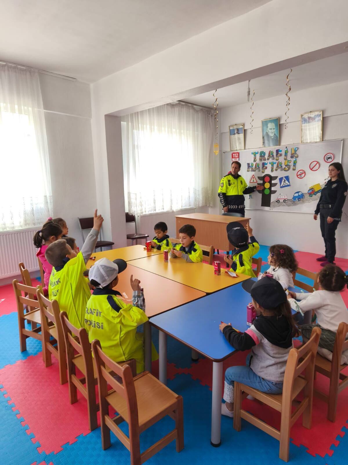 Boztepe’de Miniklere Trafik Eğitimi Verildi