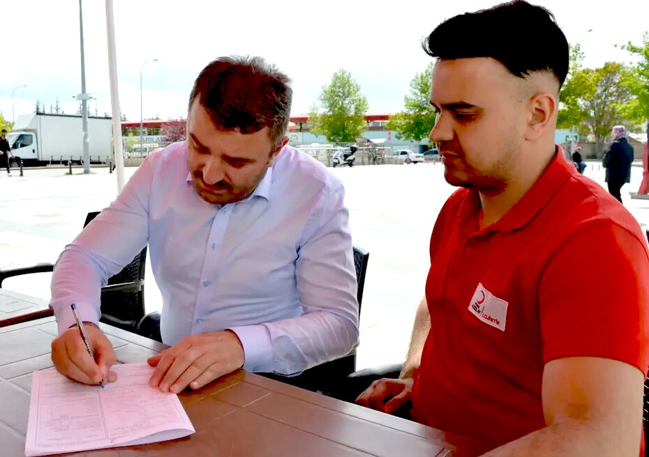 Çakmakçı’dan Kızılay’a Bağış (3)