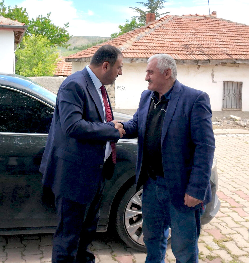 Çiçekdağı’nda Bayram Sevinci Ev Ev Paylaşıldı (1)