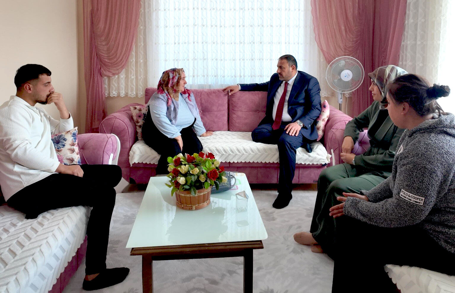 Çiçekdağı’nda Bayram Sevinci Ev Ev Paylaşıldı (4)