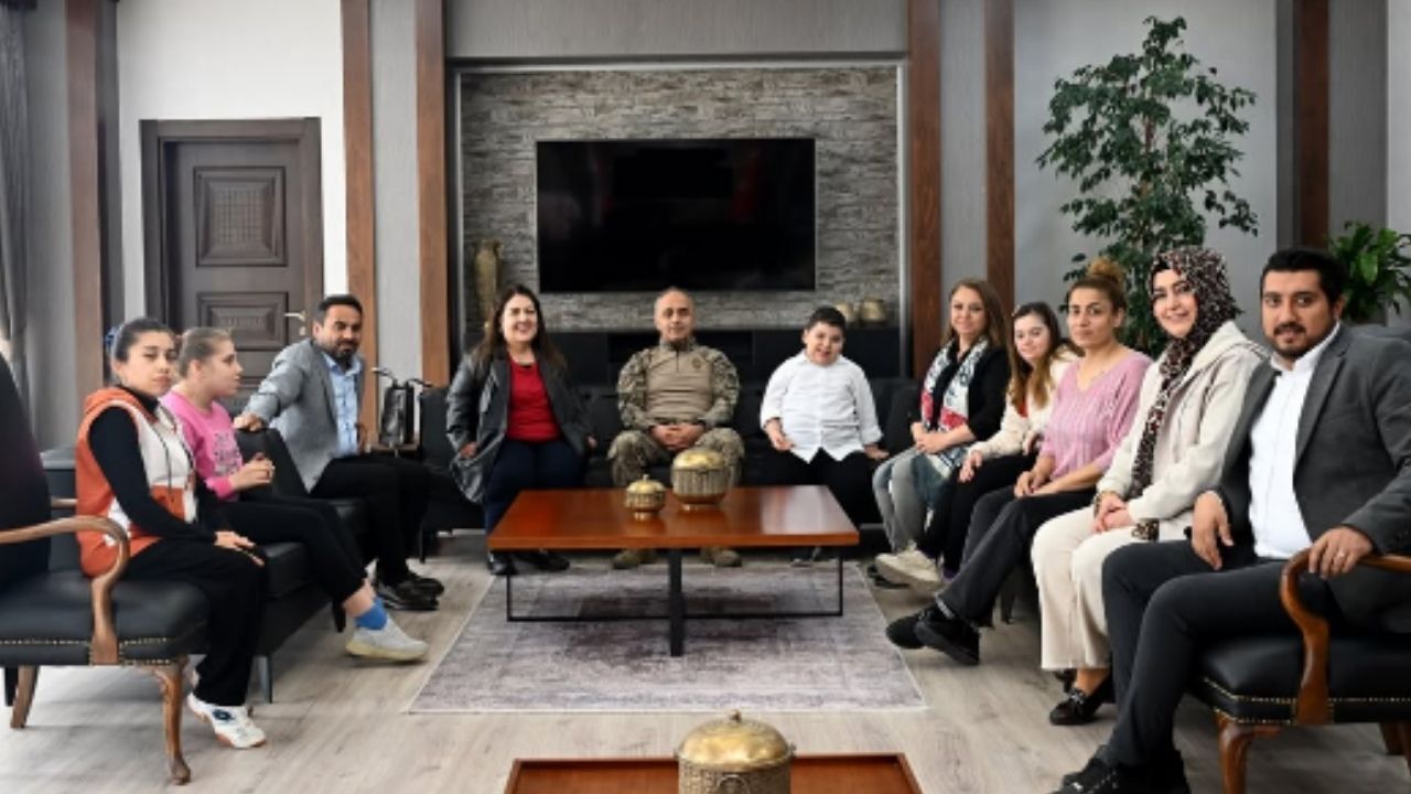 Engelliler, Eğitimciler Ve Emniyet Aynı Masada Buluştu 11 (2)