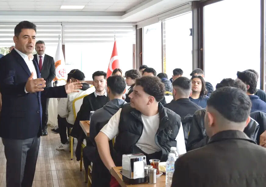 Gençler İstanbul’da Vizyon Tazeledi (1)