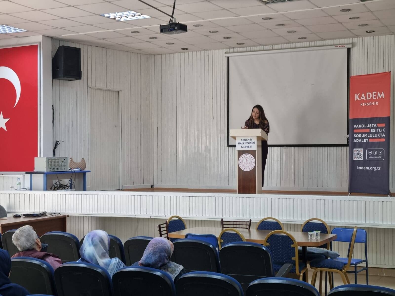 Kadem Kırşehir’de Kadınlara Yasal Haklar Eğitimi Verildi 1